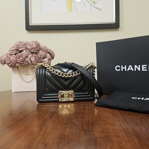 Chanel Black Chevron Small Leboy